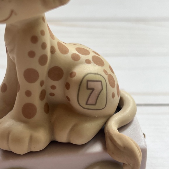 Precious Moments Birthday Train Age 7 "Wishing You Grr-Eatness" Figurine #142027 - Picture 3 of 8